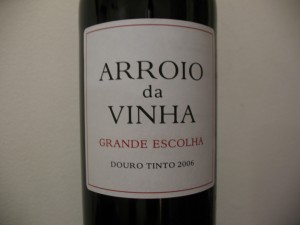Этикетка португальского вина с обозначением Гранде Эшколя