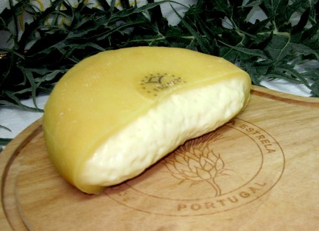 Сыр Серра да Эштрела - одна из семи португальских гастрономических достопримечательностей