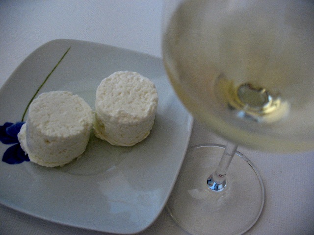 Сочетаемость свежего сыра с вином