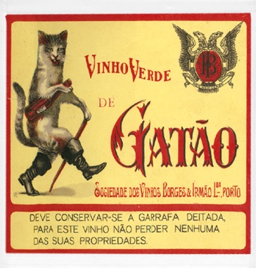 Этикетка красного зеленого вина Gatão